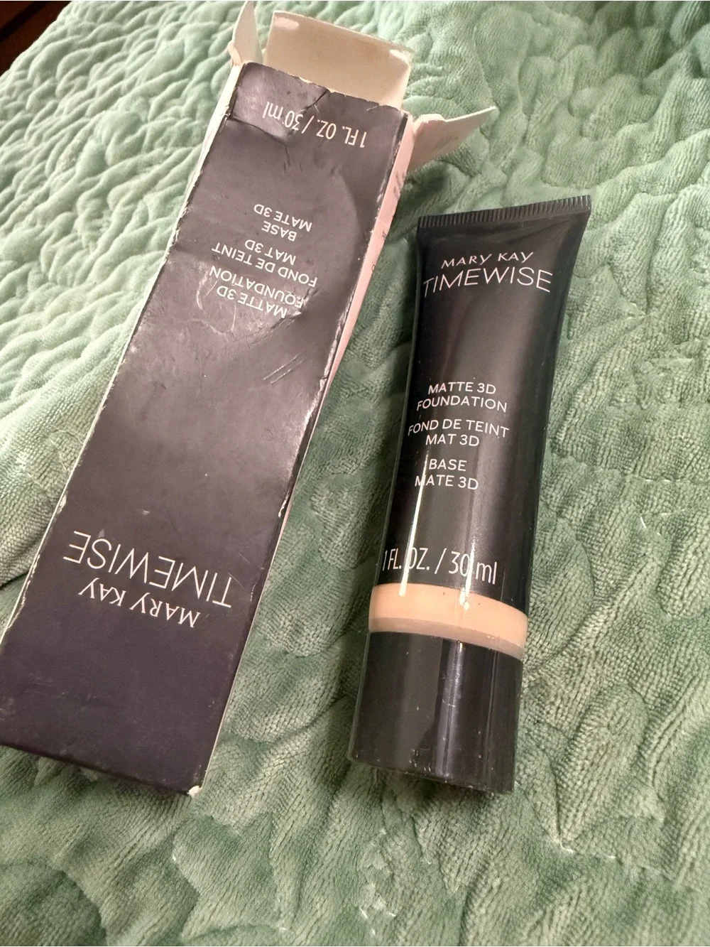 Mary Kay Timewise Matte 3D Foundation - Ivory C 110
